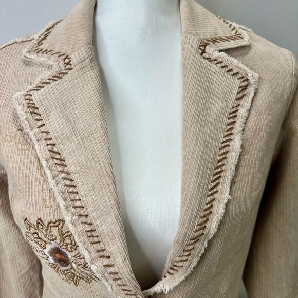AZIZ Cream Embroidered Flower Jacket with Raw Hem Size M - Picture 3 of 12